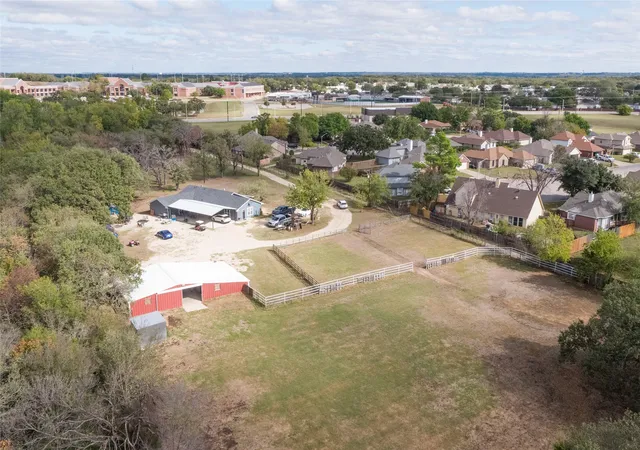 Photo 3 of Single family home for sale at 5094 E Mckinney St, Denton, TX 76208 | MLS# 21256015 | Listing updated on 2026-07-30