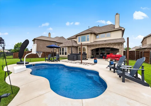 Photo 1 of Sale Pending at 1056 Knoxbridge Rd, Forney, TX 75126 | MLS# 21256380 | Listing updated on 2026-09-14
