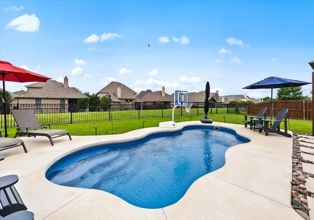 Photo 3 of Sale Pending at 1056 Knoxbridge Rd, Forney, TX 75126 | MLS# 21256380 | Listing updated on 2026-09-14
