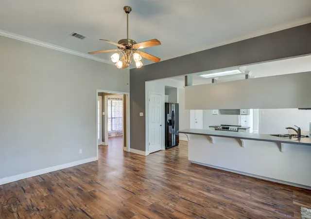 Photo 3 of Sale Pending at 4930 Beechwood Hills Dr, Shreveport, LA 71107 | MLS# 21256138 | Listing updated on 2026-07-31