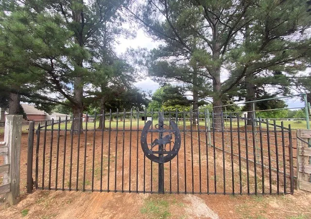 Photo 3 of Single family home for sale at 13580 County Road 4200, Lindale, TX 75771 | MLS# 21256378 | Listing updated on 2026-09-29
