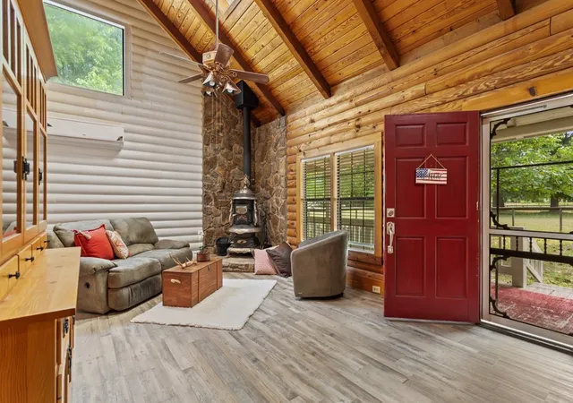 Photo 3 of Single family home for sale at 13580 County Road 4200, Lindale, TX 75771 | MLS# 21256378 | Listing updated on 2026-09-29