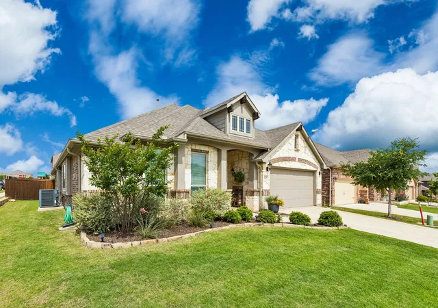 Photo 3 of Single family home for sale at 1201 Misty Ridge Dr, Justin, TX 76247 | MLS# 21251796 | Listing updated on 2026-09-16