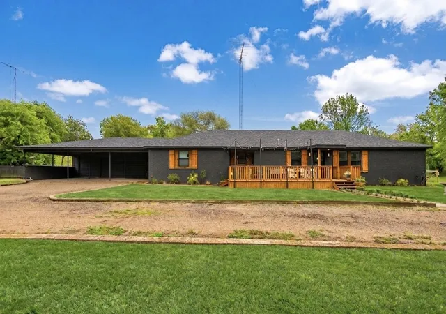 Photo 2 of Single family home for sale at 997 Vz County Road 4810, Ben Wheeler, TX 75754 | MLS# 21252287 | Listing updated on 2026-09-29