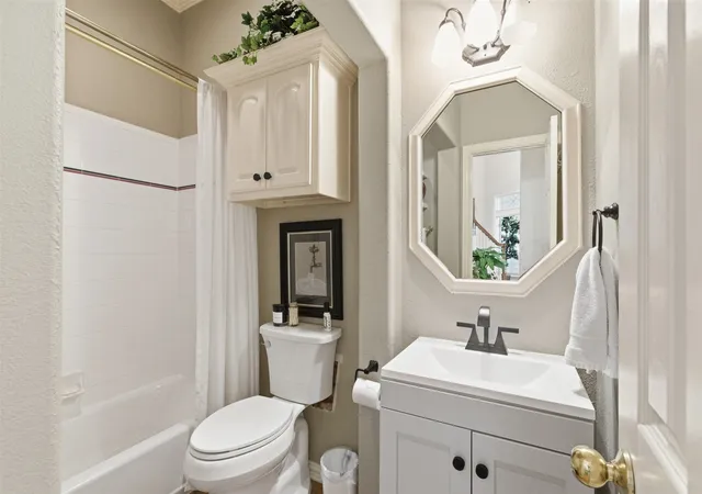 Photo 4 of Single family home for sale at 1612 Wingate Ct, Keller, TX 76248 | MLS# 21243342 | Listing updated on 2026-10-03