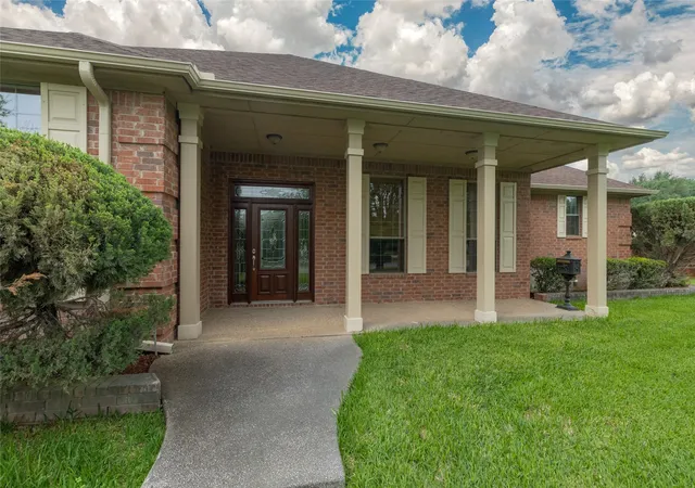 Photo 2 of Sale Pending at 1226 Forest Park Dr, Weatherford, TX 76087 | MLS# 21252511 | Listing updated on 2026-09-10
