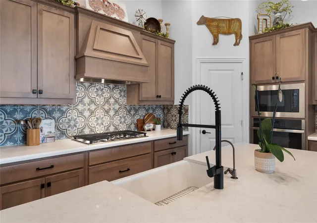 Photo 4 of Sale Pending at 328 Savannah Ln, Little Elm, TX 75068 | MLS# 21247243 | Listing updated on 2026-10-05