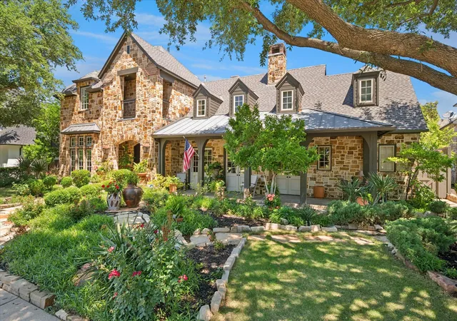 Photo 3 of Single family home for sale at 5332 Longvue Dr, Frisco, TX 75034 | MLS# 21252077 | Listing updated on 2026-09-29