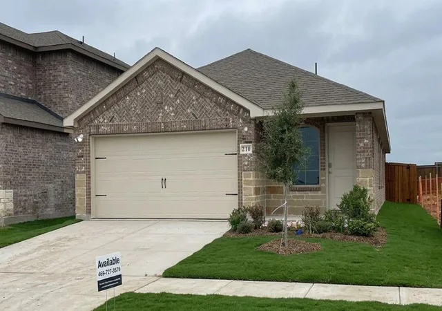 Photo 1 of Sale Pending at 210 Pheasant Run Rd, Terrell, TX 75160 | MLS# 21257168 | Listing updated on 2026-09-08