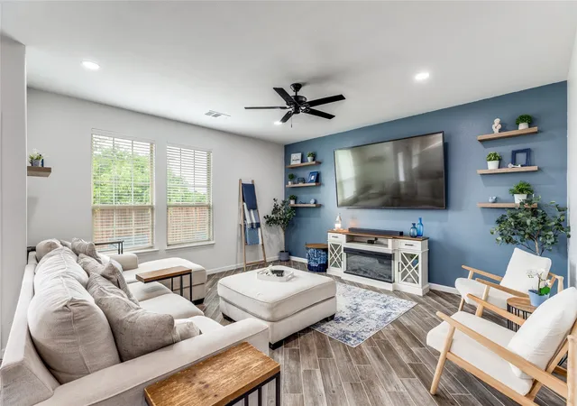 Photo 3 of Single family home for sale at 1800 Rodeo Dr, Anna, TX 75409 | MLS# 21256219 | Listing updated on 2026-10-01