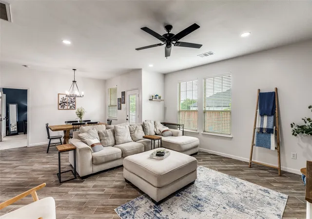 Photo 4 of Single family home for sale at 1800 Rodeo Dr, Anna, TX 75409 | MLS# 21256219 | Listing updated on 2026-10-01