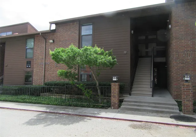 Photo 2 of Condo for sale at 7522 Holly Hill Dr #18, Dallas, TX 75231 | MLS# 21257556 | Listing updated on 2026-09-14