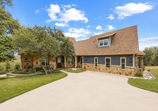 Photo 1 of Mansion for sale at 18302 Austin Blvd, Lago Vista, TX 78645 | MLS# 21194342 | Listing updated on 2026-07-28