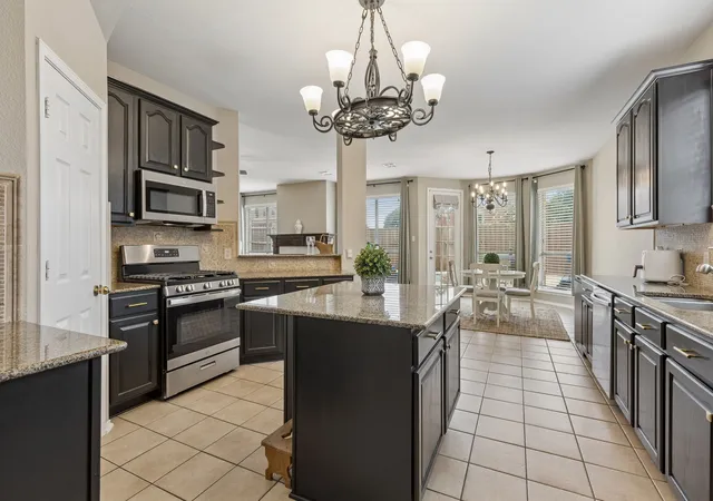 Photo 4 of Single family home for sale at 129 Timberbluff Ln, Murphy, TX 75094 | MLS# 21257825 | Listing updated on 2026-09-13