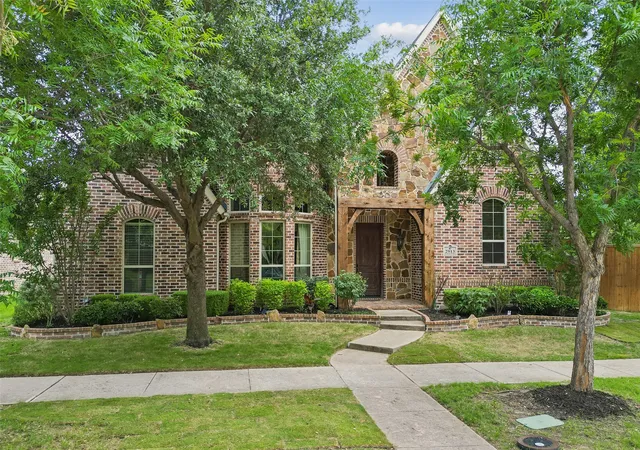 Photo 1 of Sale Pending at 2913 Fayette Trl, Frisco, TX 75034 | MLS# 21247417 | Listing updated on 2026-10-06
