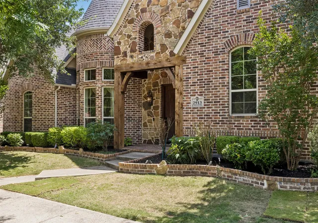Photo 2 of Sale Pending at 2913 Fayette Trl, Frisco, TX 75034 | MLS# 21247417 | Listing updated on 2026-10-06