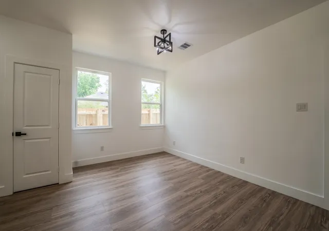 Photo 4 of Single family home for sale at 103 Ross St W, Sulphur Springs, TX 75482 | MLS# 21256090 | Listing updated on 2026-09-09