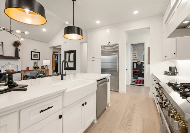 Photo 4 of Single family home for sale at 201 N Pecan Pkwy, Justin, TX 76247 | MLS# 21253177 | Listing updated on 2026-09-23