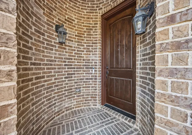 Photo 3 of Single family home for sale at 647 Gillon Wy, Rockwall, TX 75087 | MLS# 21250299 | Listing updated on 2026-08-01