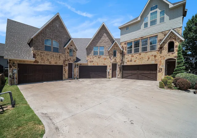 Photo 2 of Townhouse for sale at 7104 Rose Quartz Ct, Fort Worth, TX 76132 | MLS# 21258852 | Listing updated on 2026-09-10