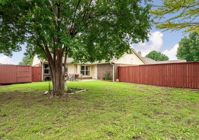 Photo 3 of Sale Pending at 557 Gillespie Dr, Allen, TX 75002 | MLS# 21245061 | Listing updated on 2026-07-31