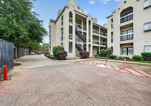 Photo 1 of Condo for sale at 4800 W Lovers Ln #501, Dallas, TX 75209 | MLS# 21258973 | Listing updated on 2026-09-13