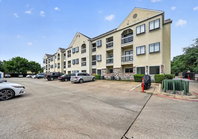 Photo 2 of Condo for sale at 4800 W Lovers Ln #502, Dallas, TX 75209 | MLS# 21259031 | Listing updated on 2026-09-13