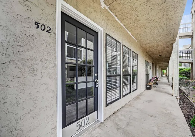 Photo 3 of Condo for sale at 4800 W Lovers Ln #502, Dallas, TX 75209 | MLS# 21259031 | Listing updated on 2026-09-13