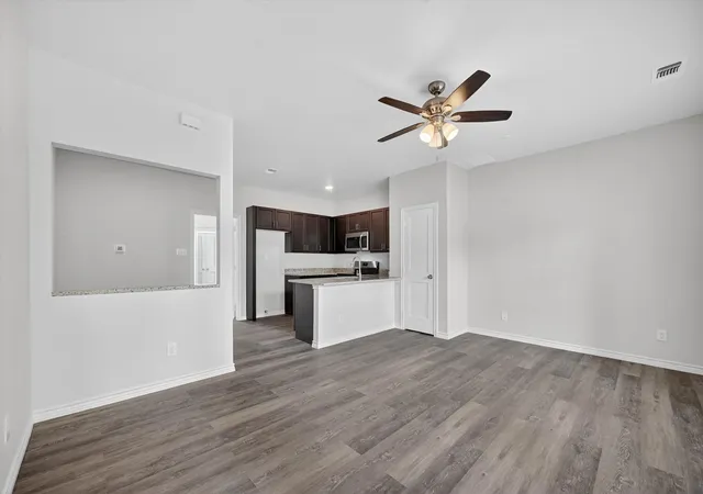 Photo 4 of Condo for sale at 4800 W Lovers Ln #502, Dallas, TX 75209 | MLS# 21259031 | Listing updated on 2026-09-29