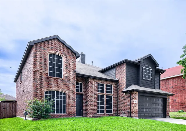 Photo 2 of Sale Pending at 1614 Powder Horn Ln, Arlington, TX 76018 | MLS# 21231751 | Listing updated on 2026-09-08