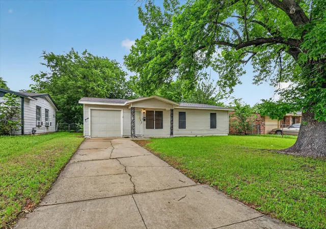Photo 3 of Single family home for sale at 5555 Pinson St, Fort Worth, TX 76119 | MLS# 21259456 | Listing updated on 2026-09-23