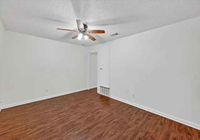 Photo 4 of Single family home for sale at 5555 Pinson St, Fort Worth, TX 76119 | MLS# 21259456 | Listing updated on 2026-09-23