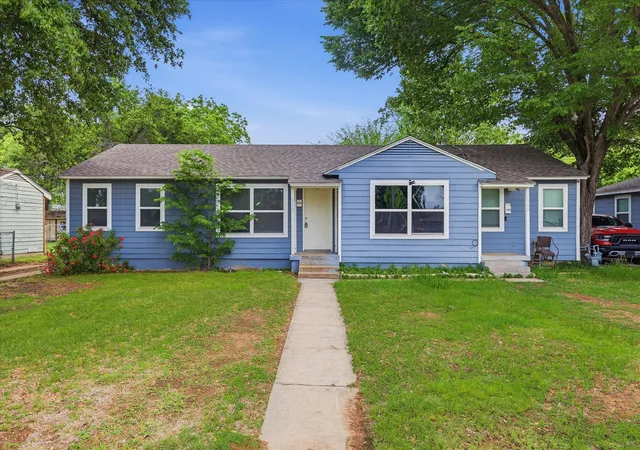Single family home for sale at 1303 Stone Dr, Irving, TX 75061 | MLS# 21259513