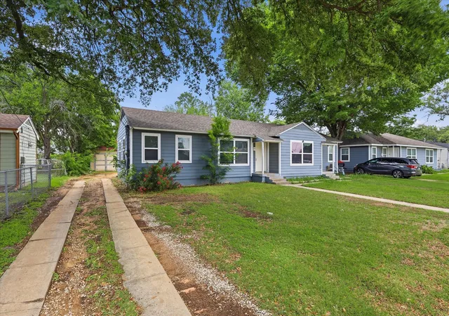 Photo 2 of Single family home for sale at 1303 Stone Dr, Irving, TX 75061 | MLS# 21259513 | Listing updated on 2026-09-10