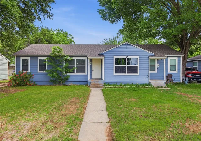 Photo 3 of Single family home for sale at 1303 Stone Dr, Irving, TX 75061 | MLS# 21259513 | Listing updated on 2026-09-10