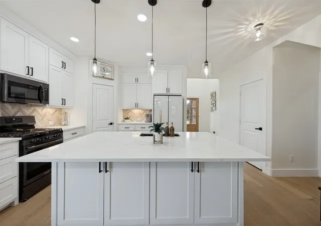Photo 4 of Single family home for sale at 917 Cushing Dr, Fort Worth, TX 76177 | MLS# 21259747 | Listing updated on 2026-09-12