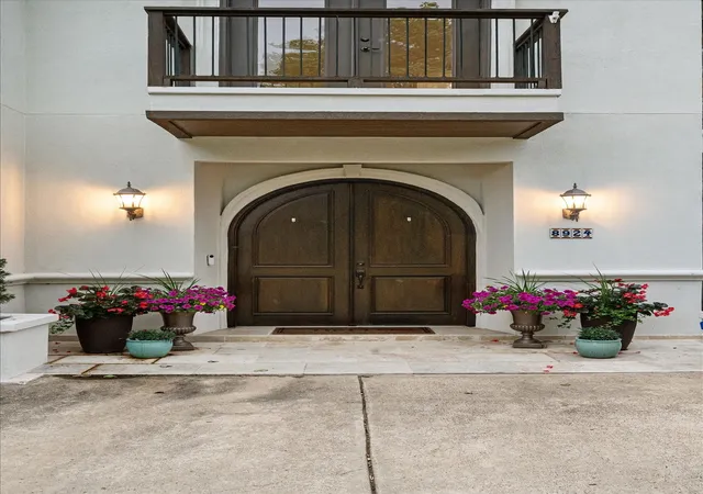 Photo 3 of Sale Pending at 8924 Waterchase Cir, Fort Worth, TX 76120 | MLS# 21258719 | Listing updated on 2026-10-02