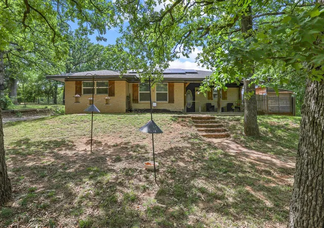 Photo 2 of Single family home for sale at 1231 Oak Dr, Denison, TX 75020 | MLS# 21259673 | Listing updated on 2026-09-09