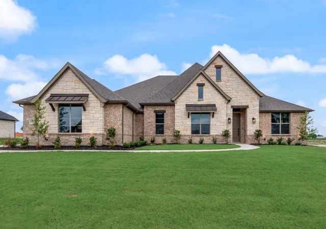 Photo 1 of Sale Pending at 9321 Wood Duck Dr, Justin, TX 76247 | MLS# 21260325 | Listing updated on 2026-09-13