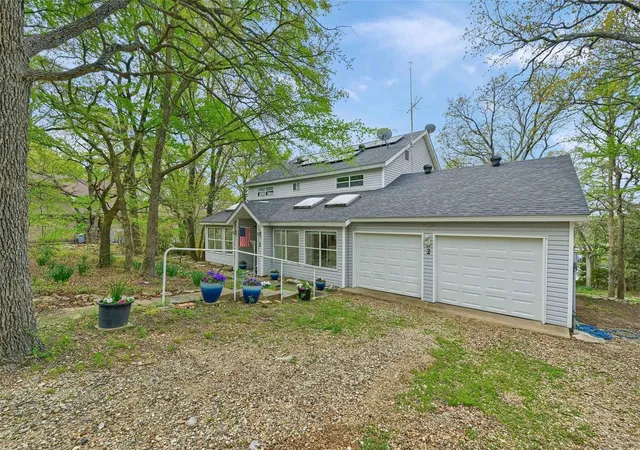 Photo 1 of Sale Pending at 2 Harborview Cir, Denison, TX 75020 | MLS# 21259281 | Listing updated on 2026-10-01