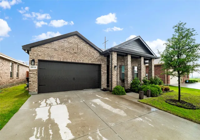 Photo 1 of Single family home for sale at 8913 Timber Gulch Cir, Fort Worth, TX 76179 | MLS# 21260451 | Listing updated on 2026-10-07