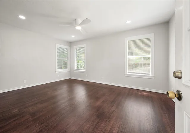 Photo 3 of Single family home for sale at 4521 Calmont Ave, Fort Worth, TX 76107 | MLS# 21259570 | Listing updated on 2026-09-12