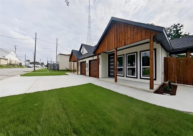Photo 4 of House for sale at 406 Indiana Street Street, Arlington, TX 76011 | MLS# 21257320 | Listing updated on 2026-08-01