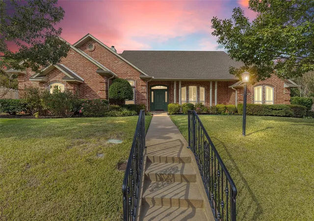 Photo 2 of Single family home for sale at 6400 Creekside Dr, Greenville, TX 75402 | MLS# 21260952 | Listing updated on 2026-07-29