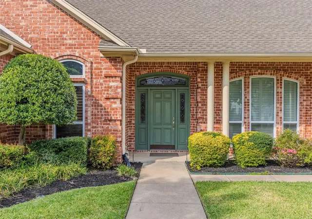 Photo 3 of Single family home for sale at 6400 Creekside Dr, Greenville, TX 75402 | MLS# 21260952 | Listing updated on 2026-07-29
