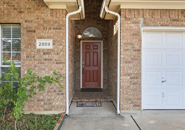 Photo 3 of Single family home for sale at 2809 Bull Shoals Dr, Fort Worth, TX 76131 | MLS# 21260350 | Listing updated on 2026-09-09