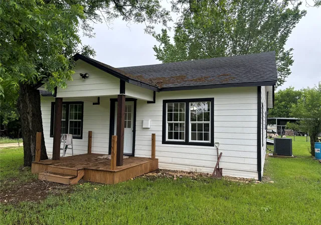 Photo 1 of Single family home for sale at 315 S Barry St, Mertens, TX 76666 | MLS# 21261029 | Listing updated on 2026-07-30