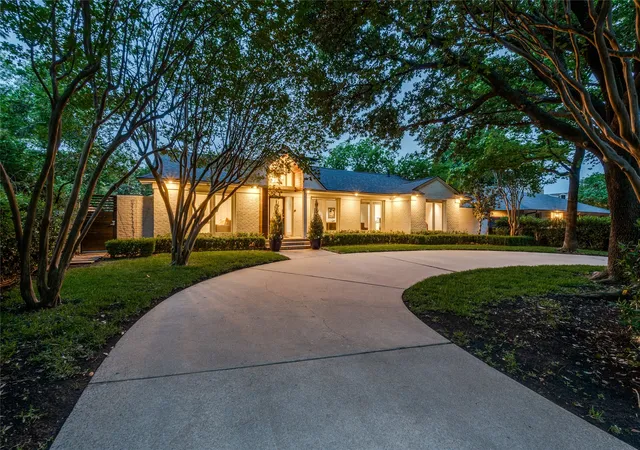 Photo 2 of Single family home for sale at 5210 Edmondson Ave, Dallas, TX 75209 | MLS# 21254745 | Listing updated on 2026-09-13