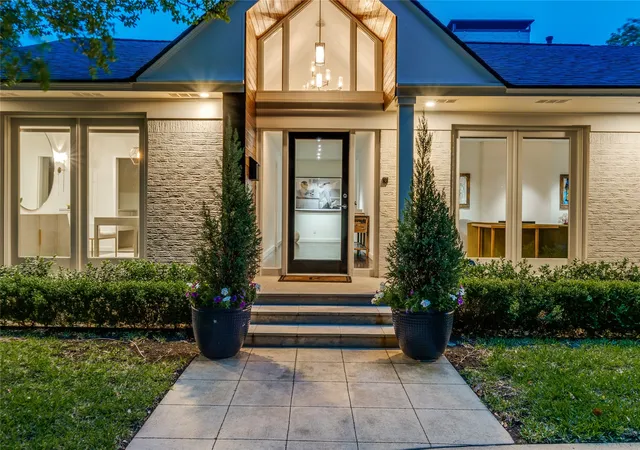 Photo 4 of Single family home for sale at 5210 Edmondson Ave, Dallas, TX 75209 | MLS# 21254745 | Listing updated on 2026-09-13