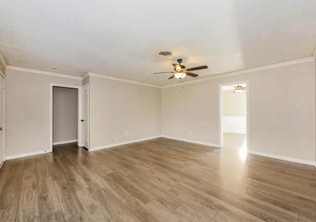 Photo 3 of Sale Pending at 5604 Odessa Ave, Fort Worth, TX 76133 | MLS# 21261369 | Listing updated on 2026-09-08